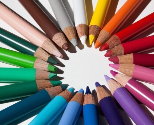 Which graphic design software is free